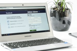 quảng cáo website trên facebook 3