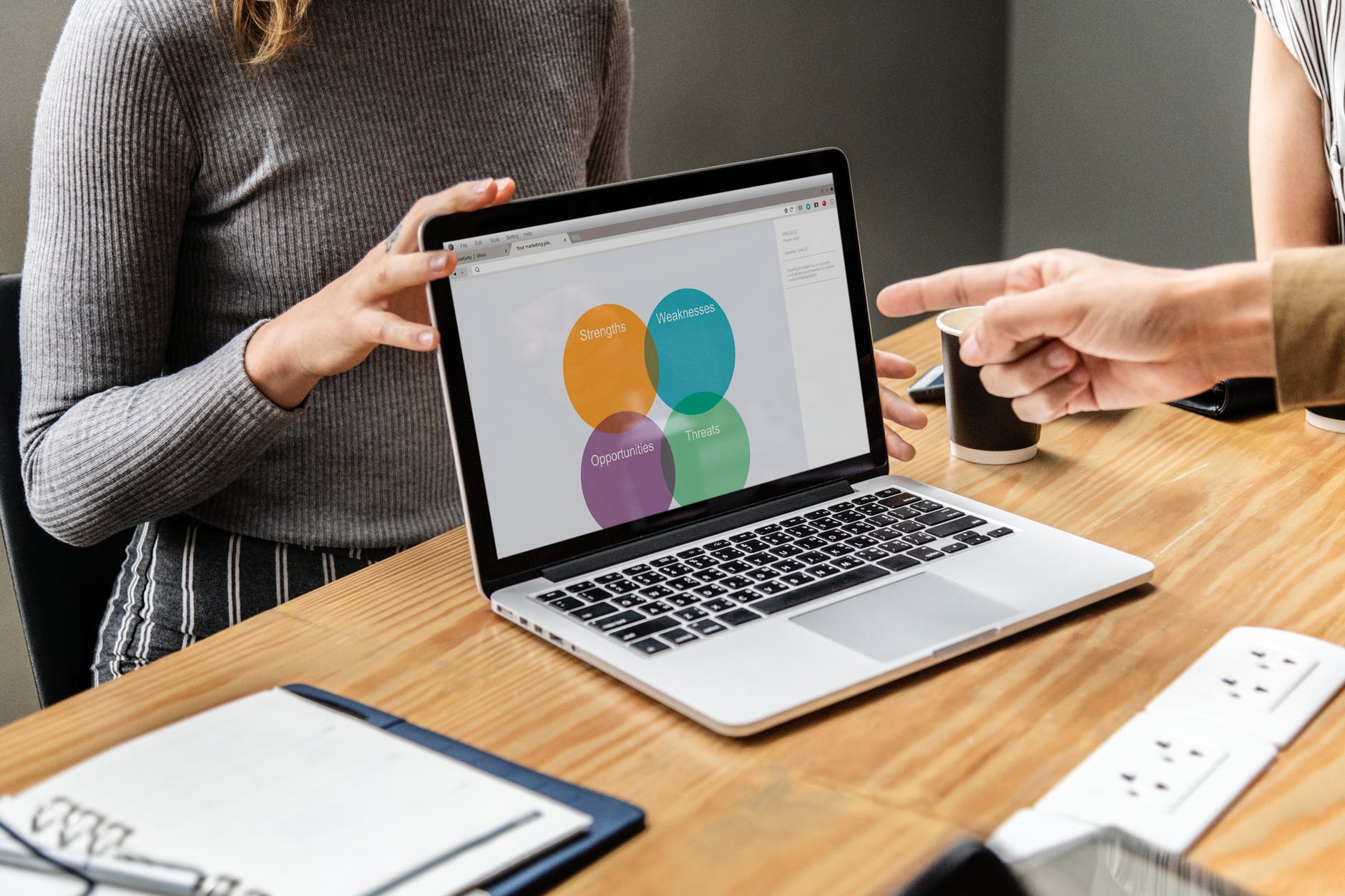 Đâu là yếu tố “then chốt” khi phân tích môi trường Marketing? phân tích môi trường marketing 01