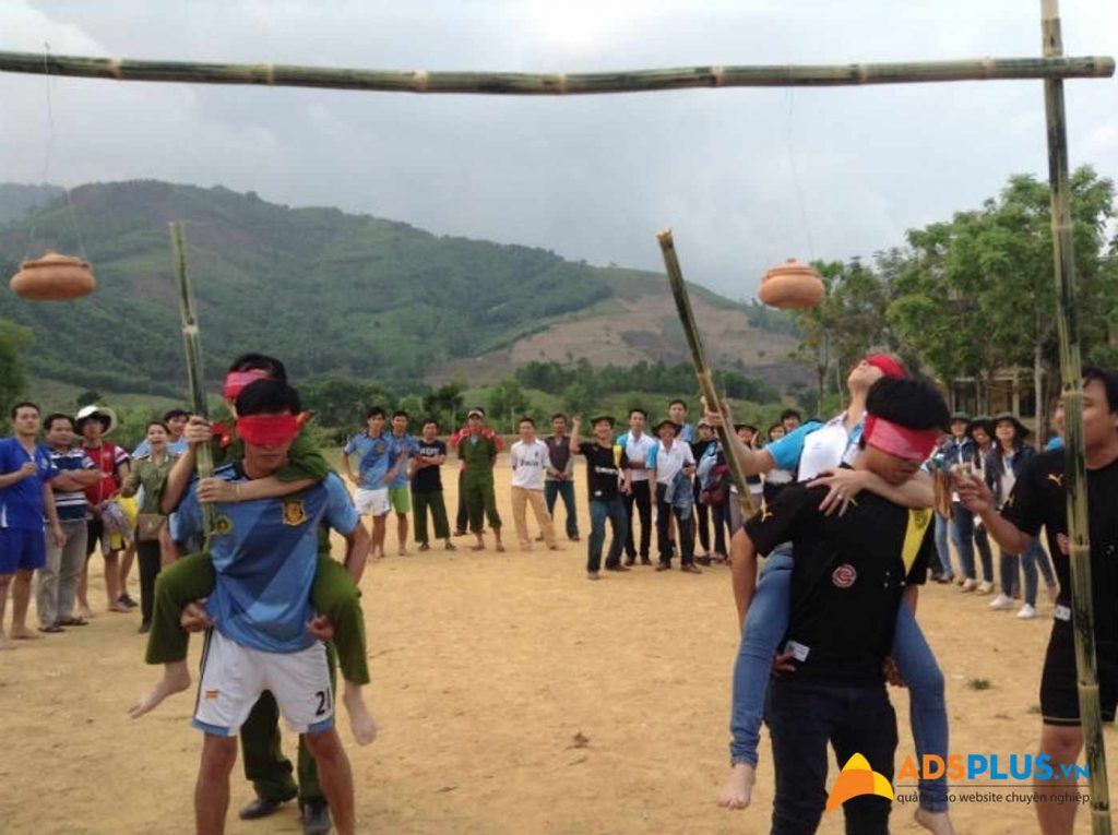 Đập niêu đất