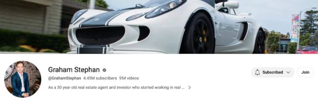 Mega Influencer