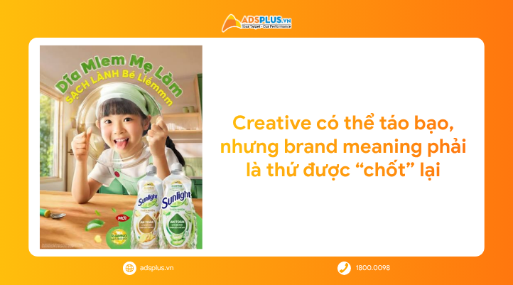 Một hình ảnh, hai cách hiểu: Bài toán Hero Visual của Sunlight “Dĩa Mlem Mẹ Làm, Sạch Lành Bé Liếm”