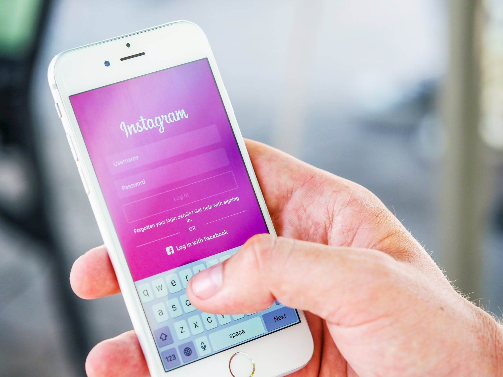 Tại sao quảng cáo trên Instagram được xem nhiều hơn trên Facebook?